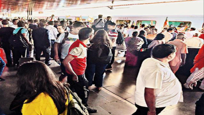Chandigarh: Train passengers hassled as BJP workers choke platform