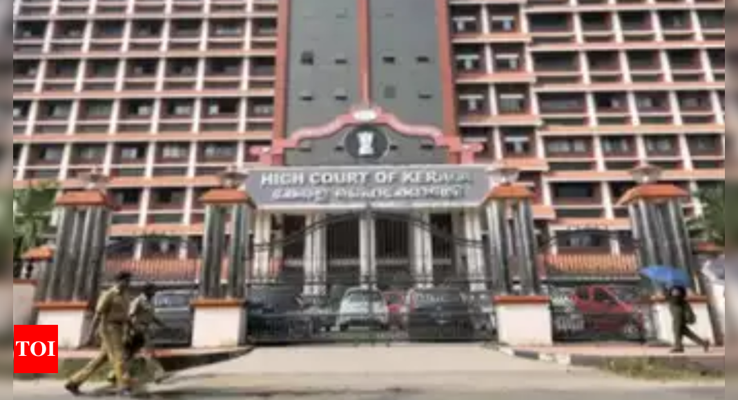 Police station not a 'prohibited place' under Official Secrets Act hence,  video recording inside police station not an offence under Act; Bombay High  Court quashes FIR | SCC Times