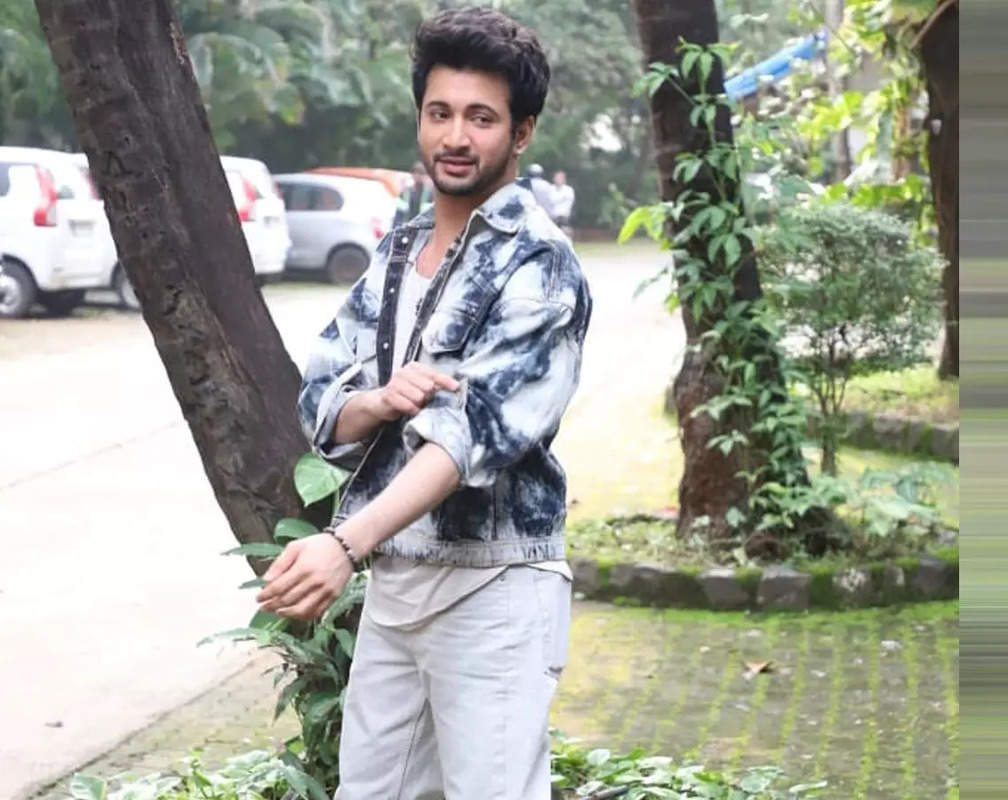 
Rohit Saraf gets papped in Juhu
