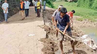 Jharkhand: Parents employed to build road to village of U-17 girls' soccer skipper