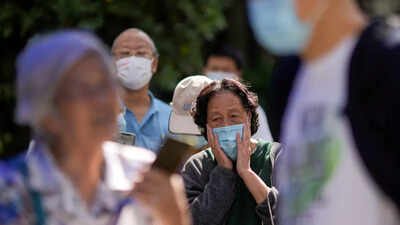 Covid's XBB wave in Singapore likely to peak at 15,000 daily cases by mid-November, says govt