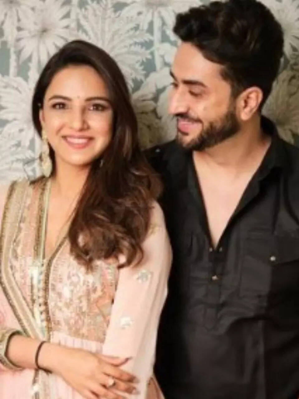 Love story of Jasmin Bhasin and Aly Goni | Times of India