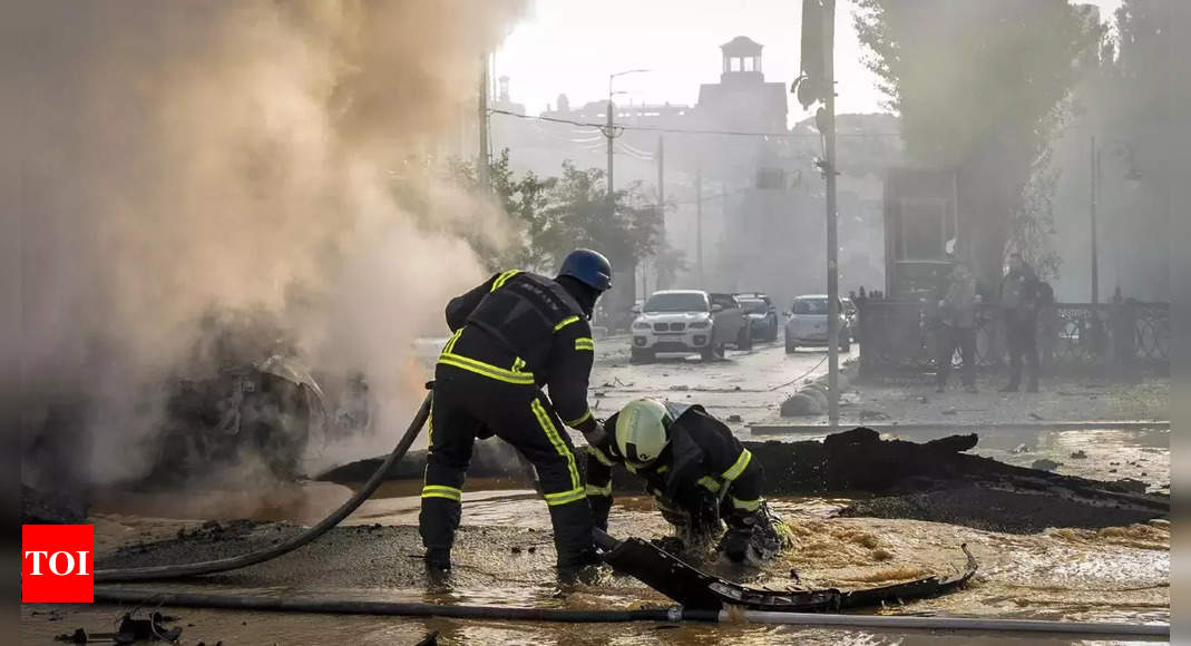 Un dépôt pétrolier touché et incendié à Belgorodd en Russie, selon le gouverneur