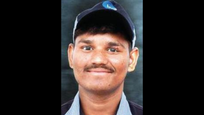 Ahmedabad: Airport worker hands over 1kg of gold found in washroom to customs officials