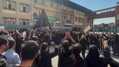 'Mullahs must get lost,' Iranians chant at fresh protests for Mahsa Amini