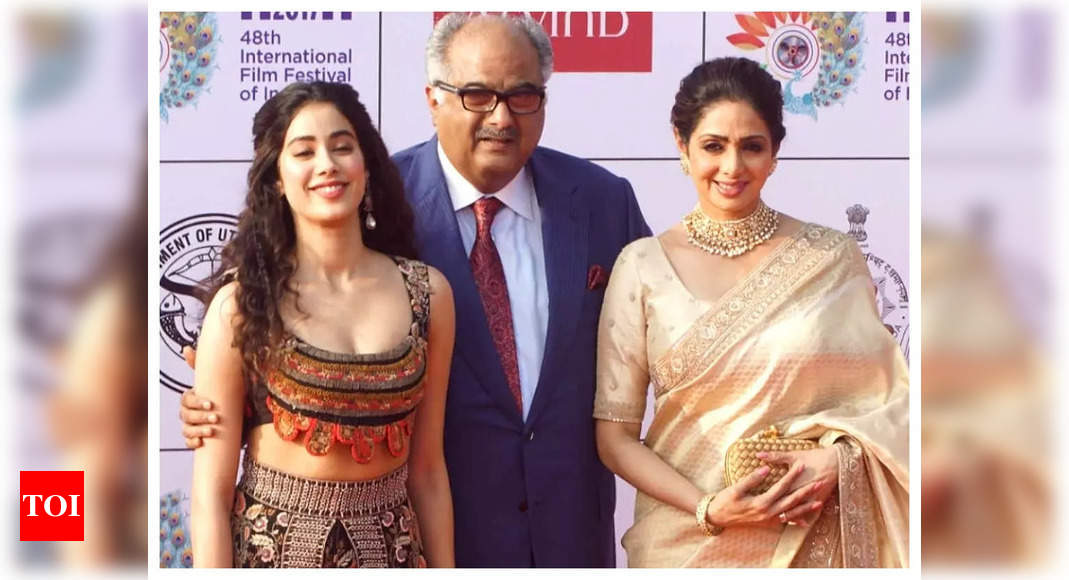 Boney Kapoor asks people not to compare his daughter Janhvi Kapoor to his late wife Sridevi – Times of India