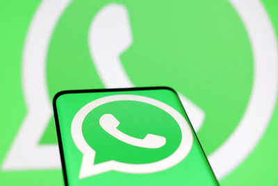 WhatsApp status update reaction feature now available for iPhone users