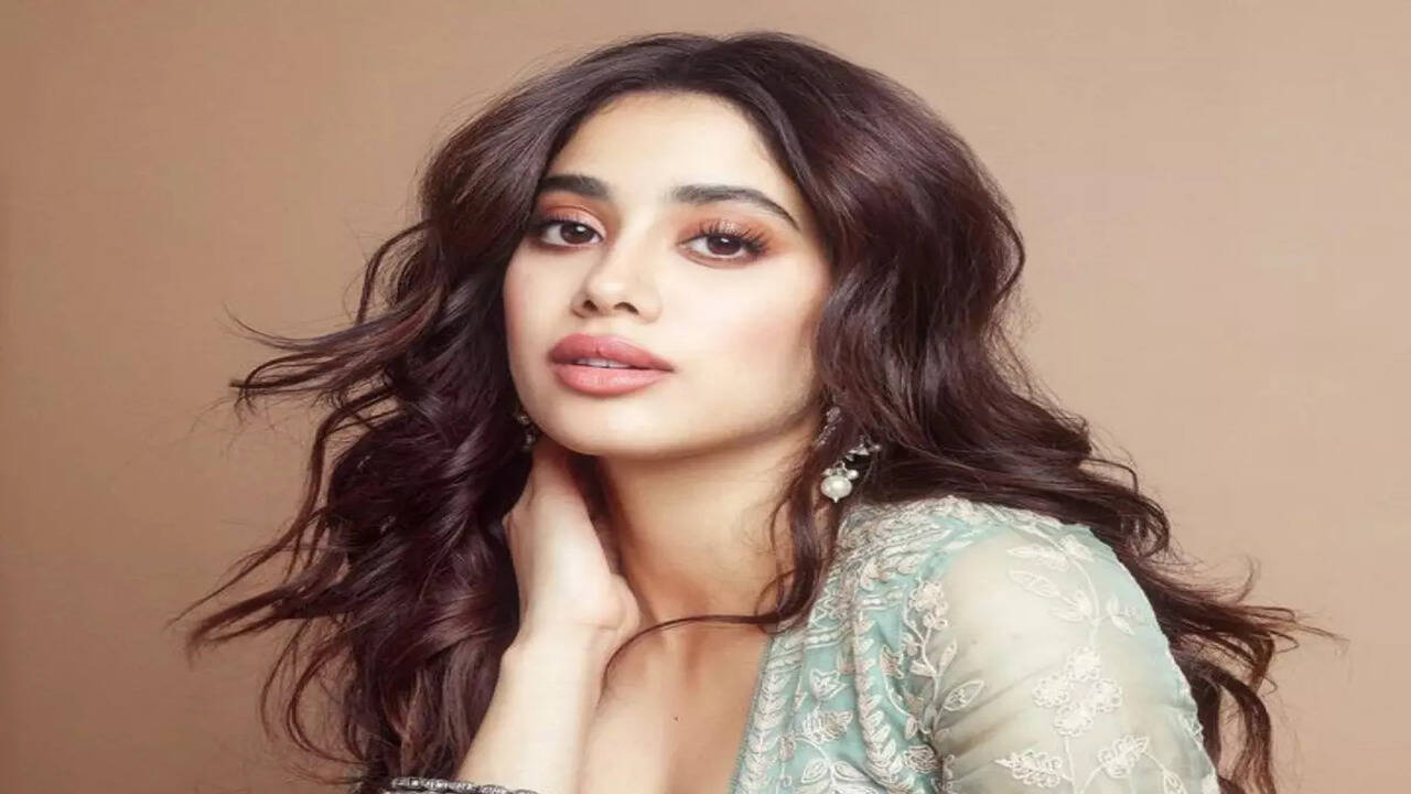 Skincare 2025 Showtimes: Top Trends and Must-See Products