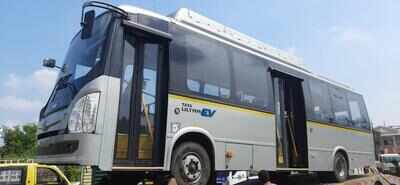 First AC Aapli Bus reaches city; NMC to start service