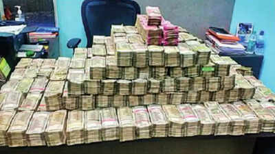 Kolkata: Howrah cash haul tops Rs 8.1 crore, accused on run