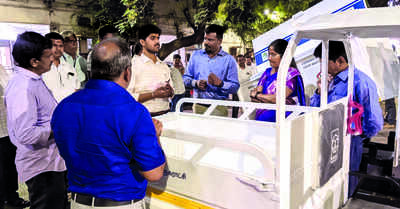 Light commercial vehicles, EVs to replace garbage pushcarts