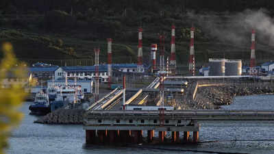Russia leans on India, Turkey, China for oil sales before EU ban