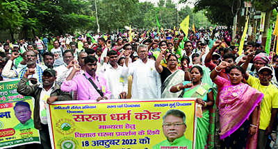 Tribals stage demonstration over Sarna code demand