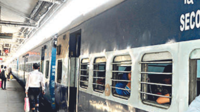 Delayed Nagpur-bound train halts at Uruli for nine hours