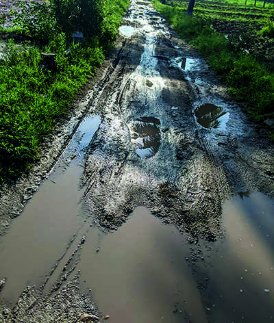 Poonjalai villagers demand relaying of road to Sillarahalli
