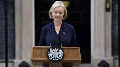 Hounded by markets & party, dizzy Lizzy falls from grace; new UK PM likely in days