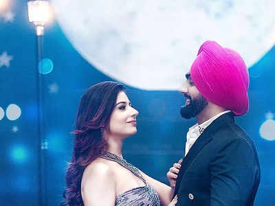 Chann Sitare': Ammy Virk paints the town red with his latest love ballad  from 'Oye Makhna' | Punjabi Movie News - Times of India