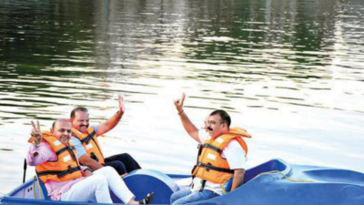 Vadodara: Boating resumes in Sursagar after 12 years