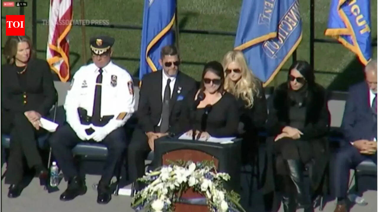 US: Thousands attend Connecticut police funeral