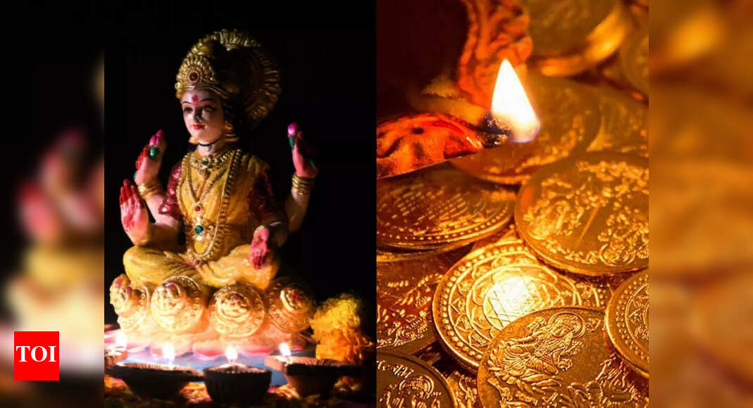 Recite Laxmi Mata and Lord Ganesha Aarti on Diwali - Times of India
