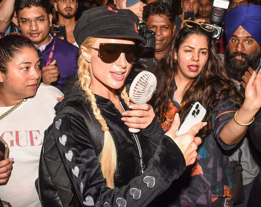 
Paris Hilton gets papped in Mumbai
