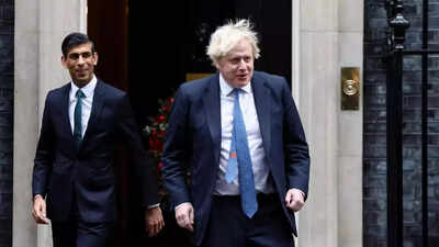 UK's Johnson, Sunak meet amid private battle for Tory leadership