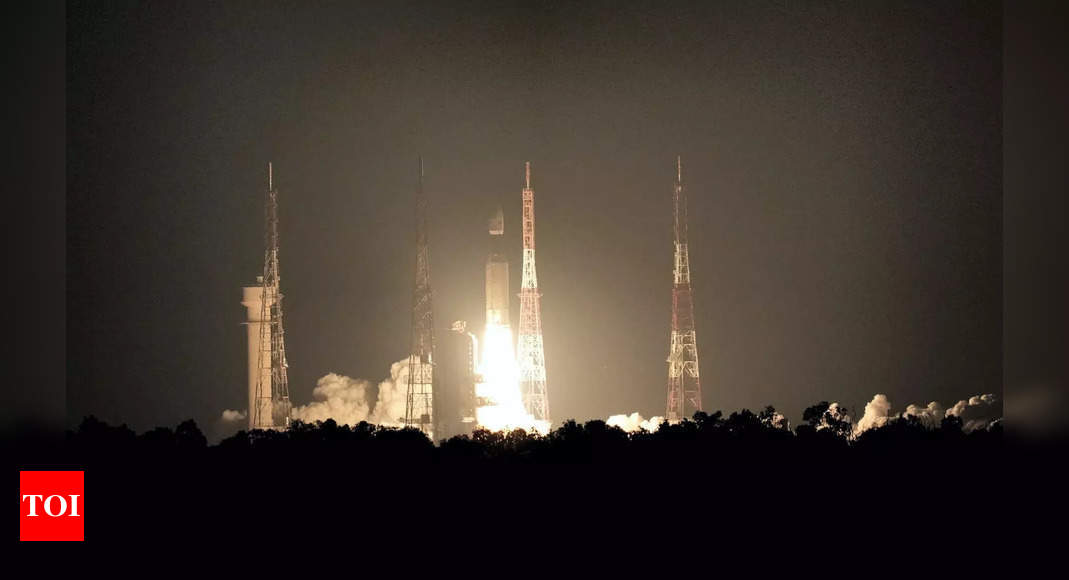 Isro’s heaviest rocket successfully places 36 OneWeb satellites into orbits | India News – Times of India