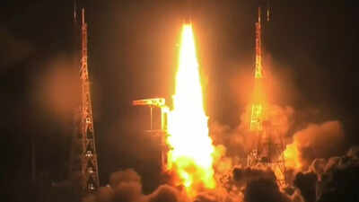 Isro's heaviest rocket successfully places 36 OneWeb satellites into orbits