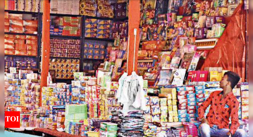 Makeshift firecracker shops flout safety norms in Raipur | Raipur News ...