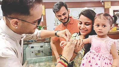 Dhante-rush: Guwahatians throng jewellery stores, beat inflation
