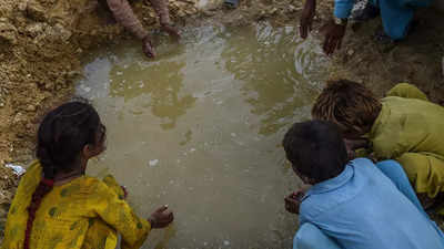 Over 1 in 9 children in flood-affected areas of Pakistan suffering from severe acute malnutrition: UNICEF