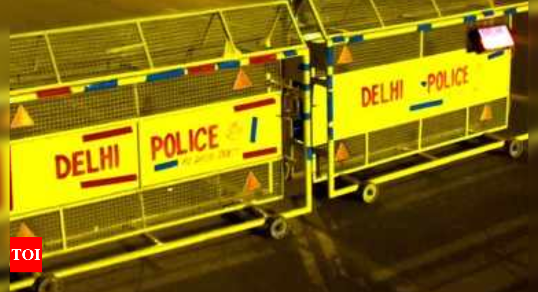 Delhi Police Catch 2 Men Involved In Back-to-back Robberies | Delhi ...