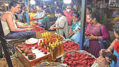 Heavy turnouts of shoppers in Bhubanewar