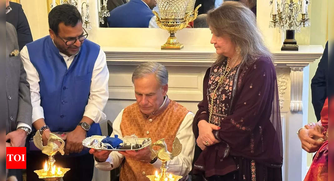 US: Texas governor celebrates Diwali at official residence – Times of India