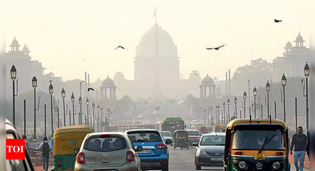 Delhi: Temperature Dips To Season's Lowest At 14.5 Degrees Celsius ...