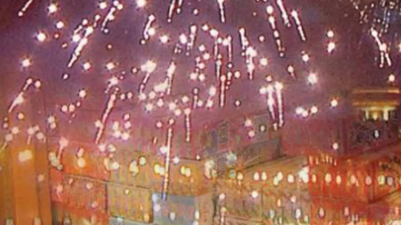 Green crackers sparkle and shine: Sivakasi's fireworks manufacturers adopting less polluting practices | Chennai News - Times of India