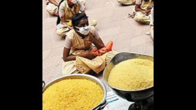 Vijayapura police nab thieves targeting rice, dal from schools