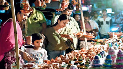 Glitz, glitter & sparkle: Hyderabad goes on shopping frenzy on Diwali eve