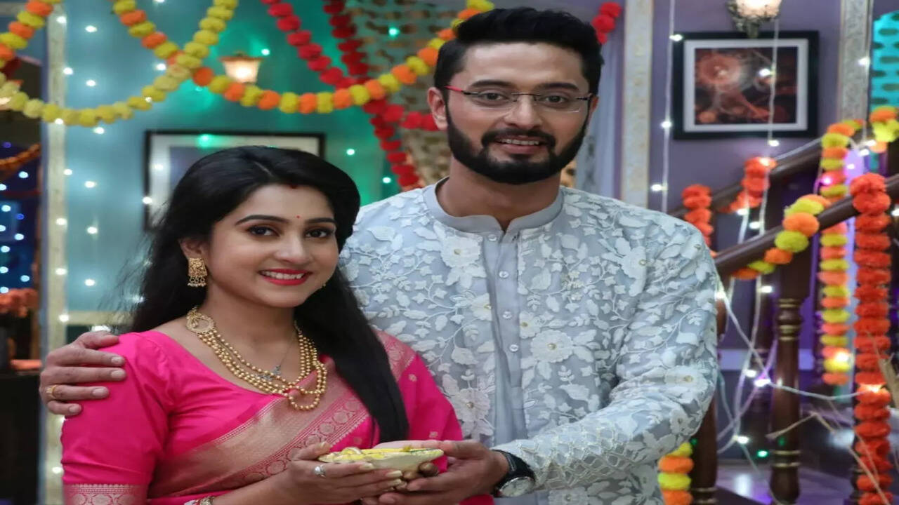 Tumpa Autowali: Abir and Tumpa celebrate first Diwali after wedding - Times  of India