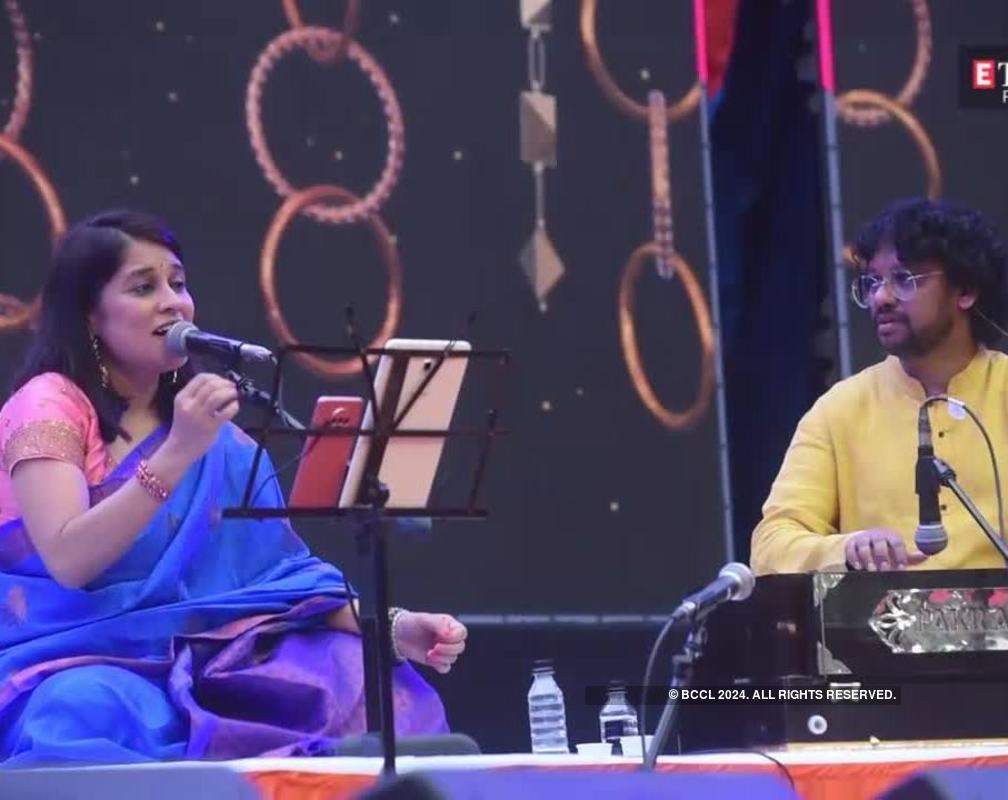 
Amruta gave a musical tribute to the late legendary singer, Lata Mangeshkar
