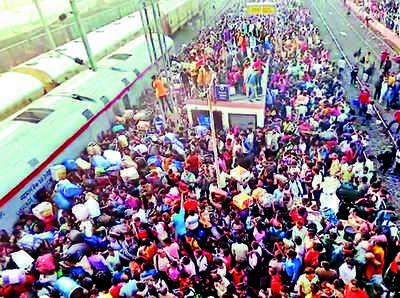 Festive season triggers huge rush at railway stations