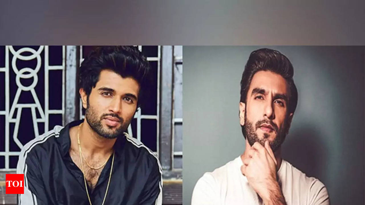 Vijay Deverakonda poses with Ranveer Singh in MMA style | Hindi Movie News  - Times of India