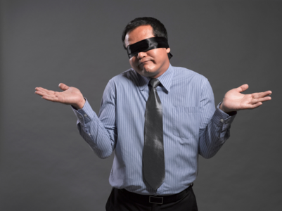 Blindfolded pass the water game goes viral, b have you tried it yet?