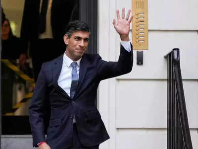 Sterling rises as Rishi Sunak becomes PM while euro steadies