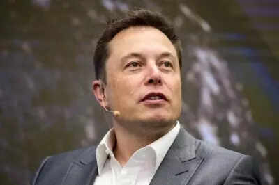 Elon Musk informs co-investors he plans to close Twitter deal by Friday: Source