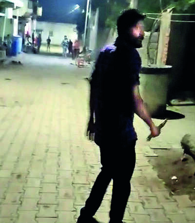 Man stabs to death his estranged wife