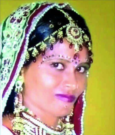 Man stabs to death his estranged wife