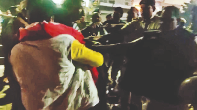 Gurugram: Striking sanitation workers oppose MCG’s cleaning drive, 20 detained
