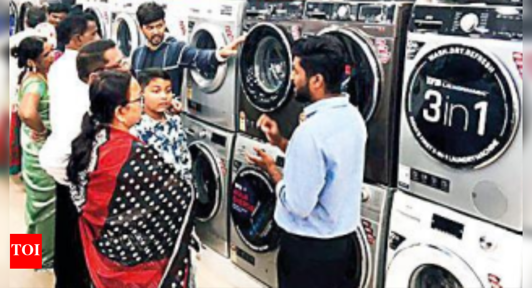 Padwa Kolhapur Market Gears To Witness Huge Turnover On Padwabhaidooj