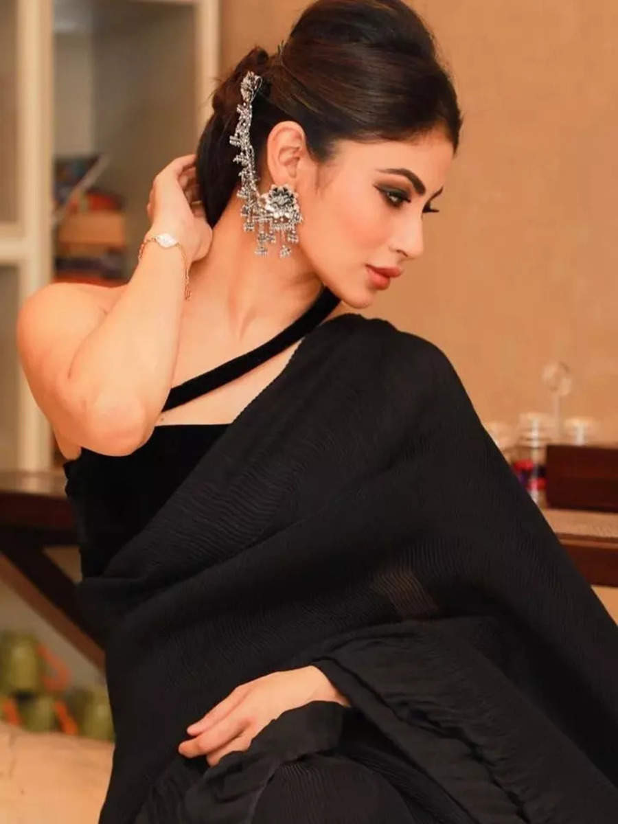 Mouni Roys Stunning Beauty In Black Saree Times Of India